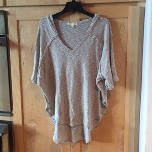 Hooded hi-low poncho sweater size S